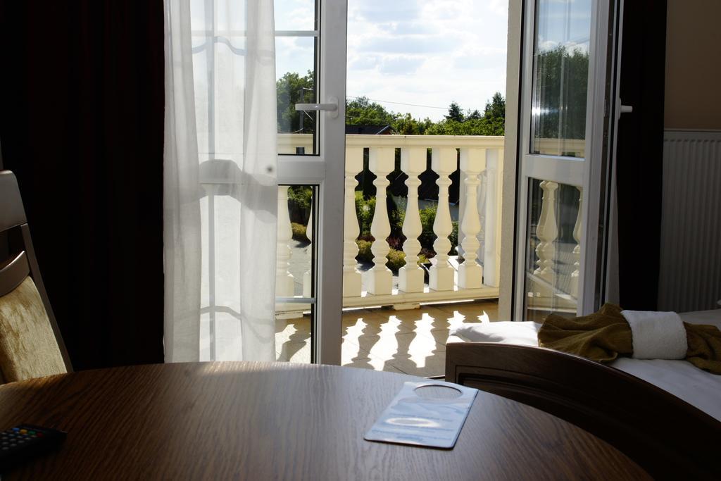 Dwor Dziekanow Zielonki  Room photo